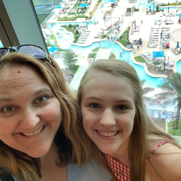 Meet your Posher, Michelle - Picture 2 of 2